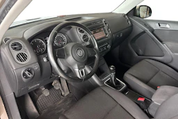 ruskea (beige) Volkswagen Tiguan 2011 kuva 6.