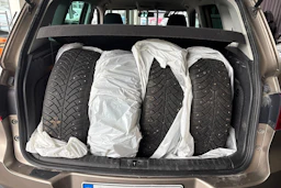 ruskea (beige) Volkswagen Tiguan 2011 kuva 10.
