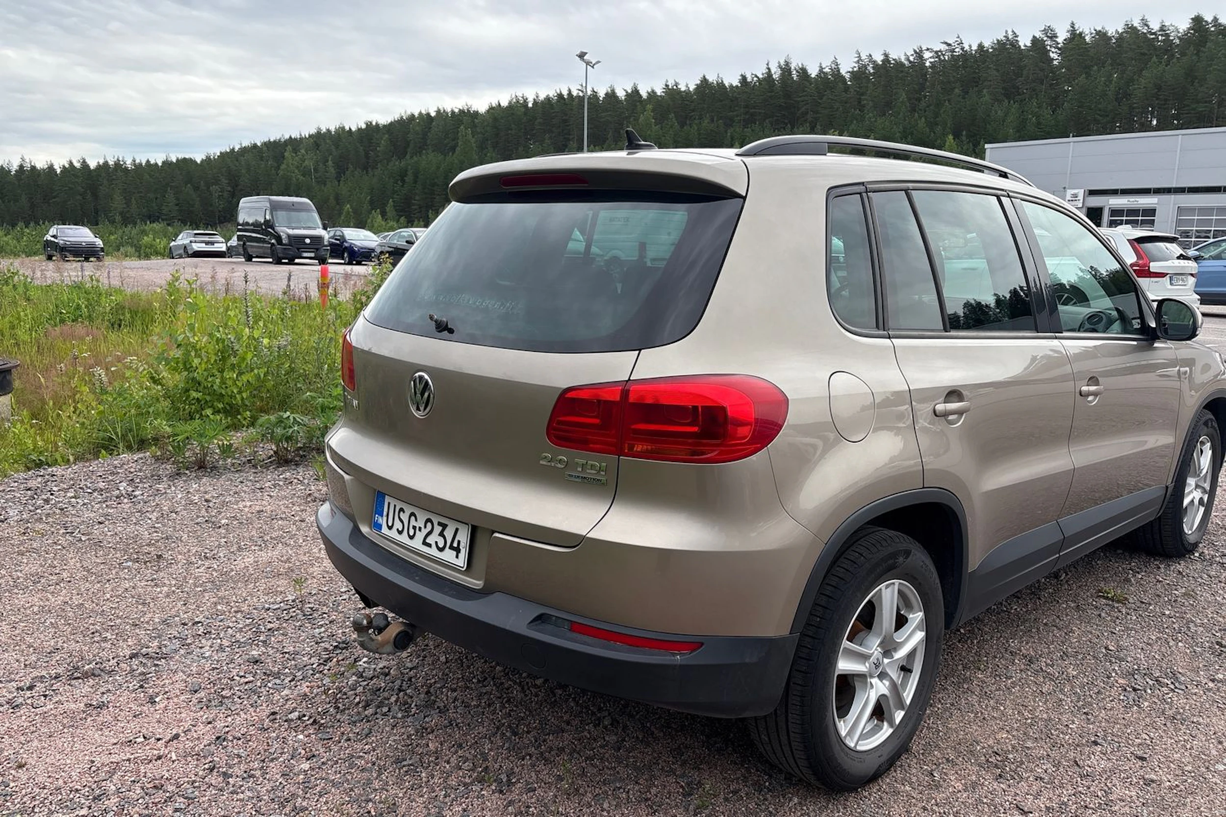 ruskea (beige) Volkswagen Tiguan 2011 kuva 36.