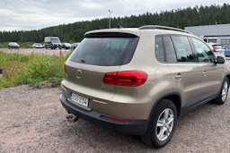 ruskea (beige) Volkswagen Tiguan 2011 kuva 36.