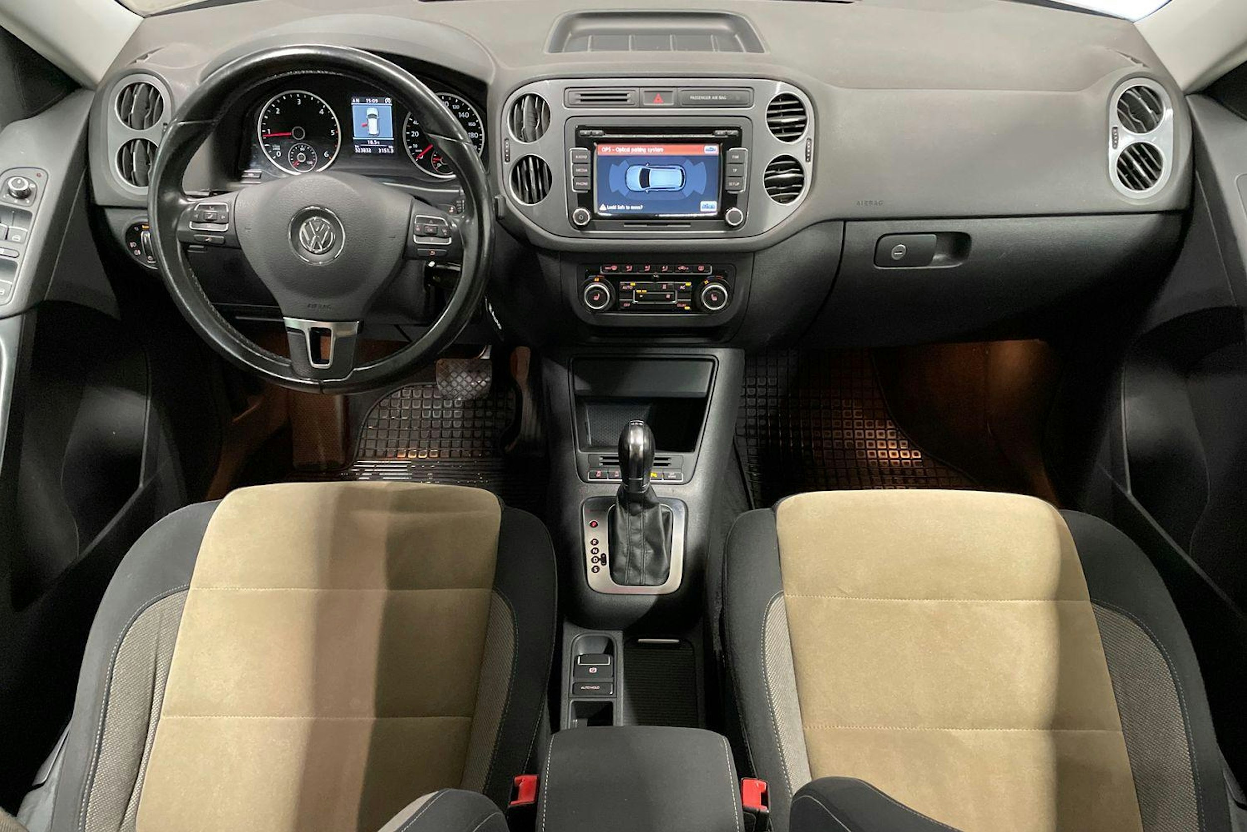 Ruskea (beige) Volkswagen Tiguan 2011 kuva 9.