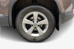 Ruskea (beige) Volkswagen Tiguan 2011 kuva 11.