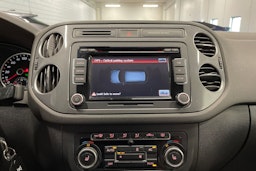Ruskea (beige) Volkswagen Tiguan 2011 kuva 17.