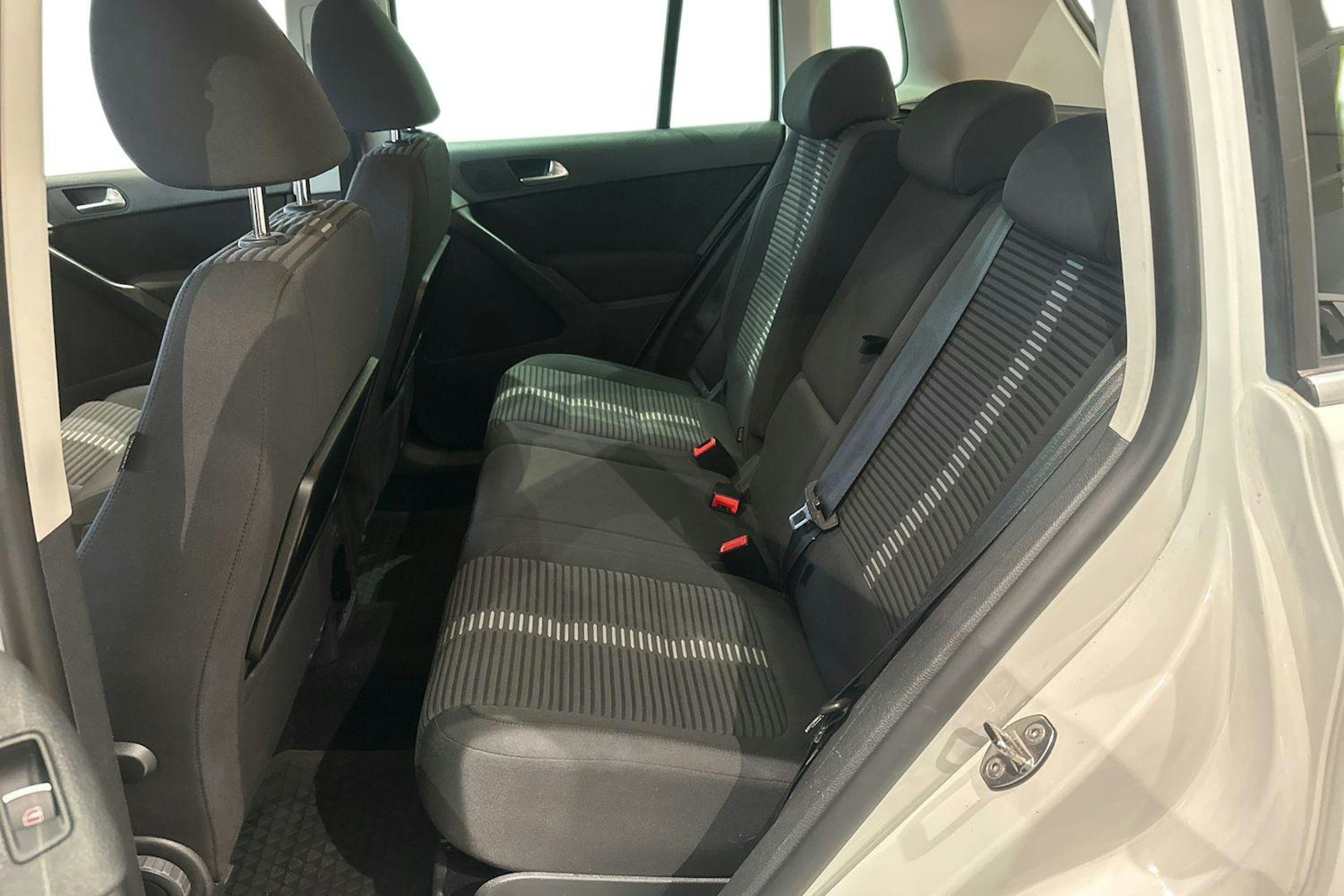 valkoinen Volkswagen Tiguan 2011 kuva 10.