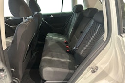 valkoinen Volkswagen Tiguan 2011 kuva 10.