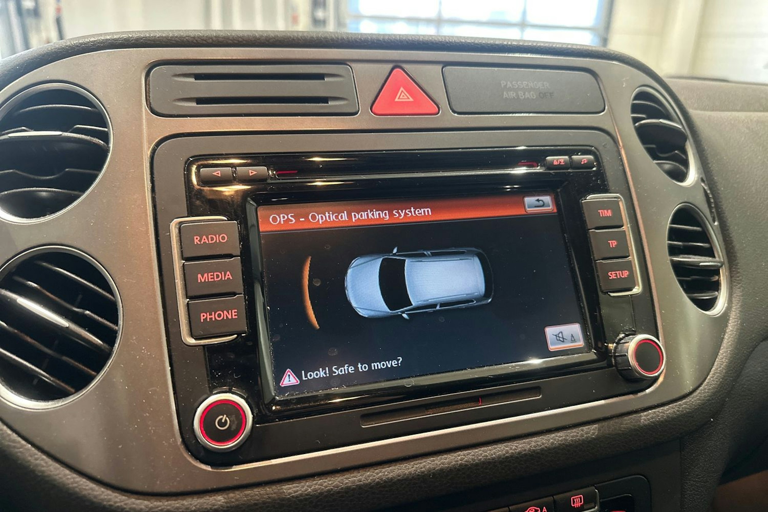 valkoinen Volkswagen Tiguan 2011 kuva 19.