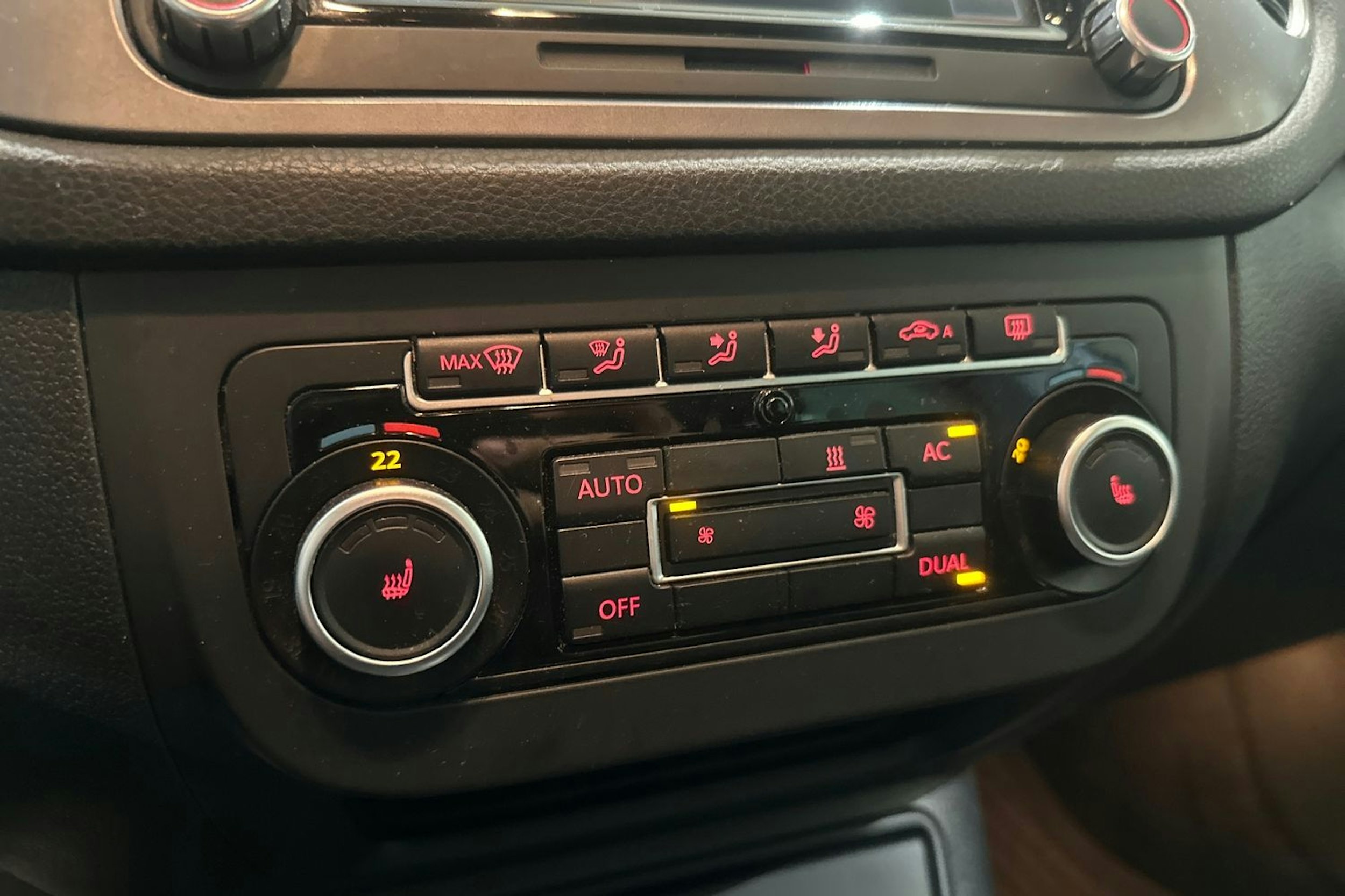 valkoinen Volkswagen Tiguan 2011 kuva 20.