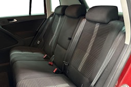 punainen Volkswagen Tiguan 2011 kuva 10.
