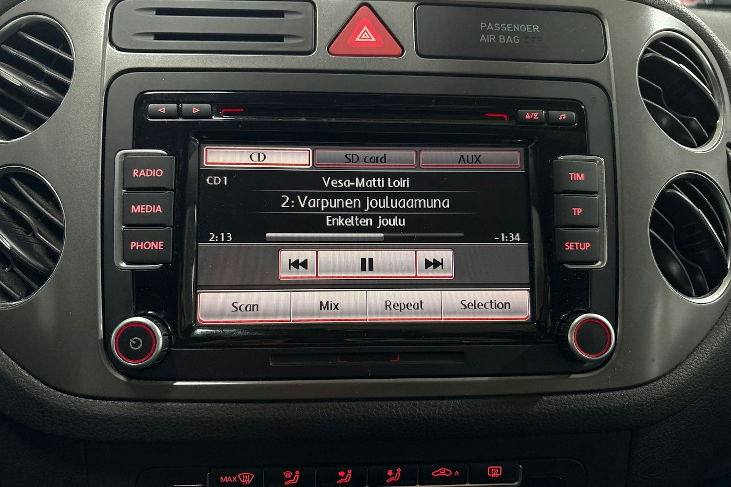 punainen Volkswagen Tiguan 2011 kuva 18.