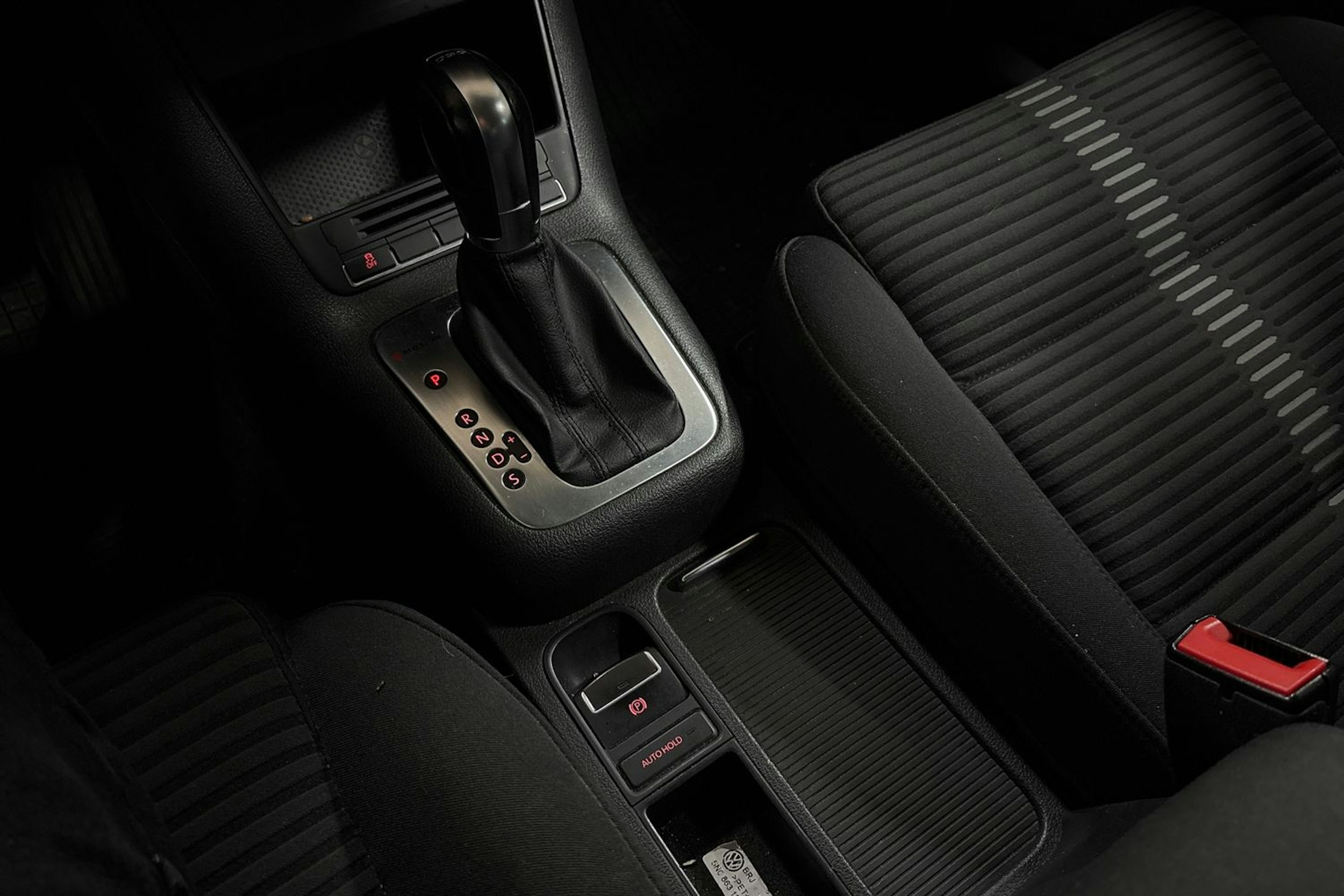 punainen Volkswagen Tiguan 2011 kuva 21.