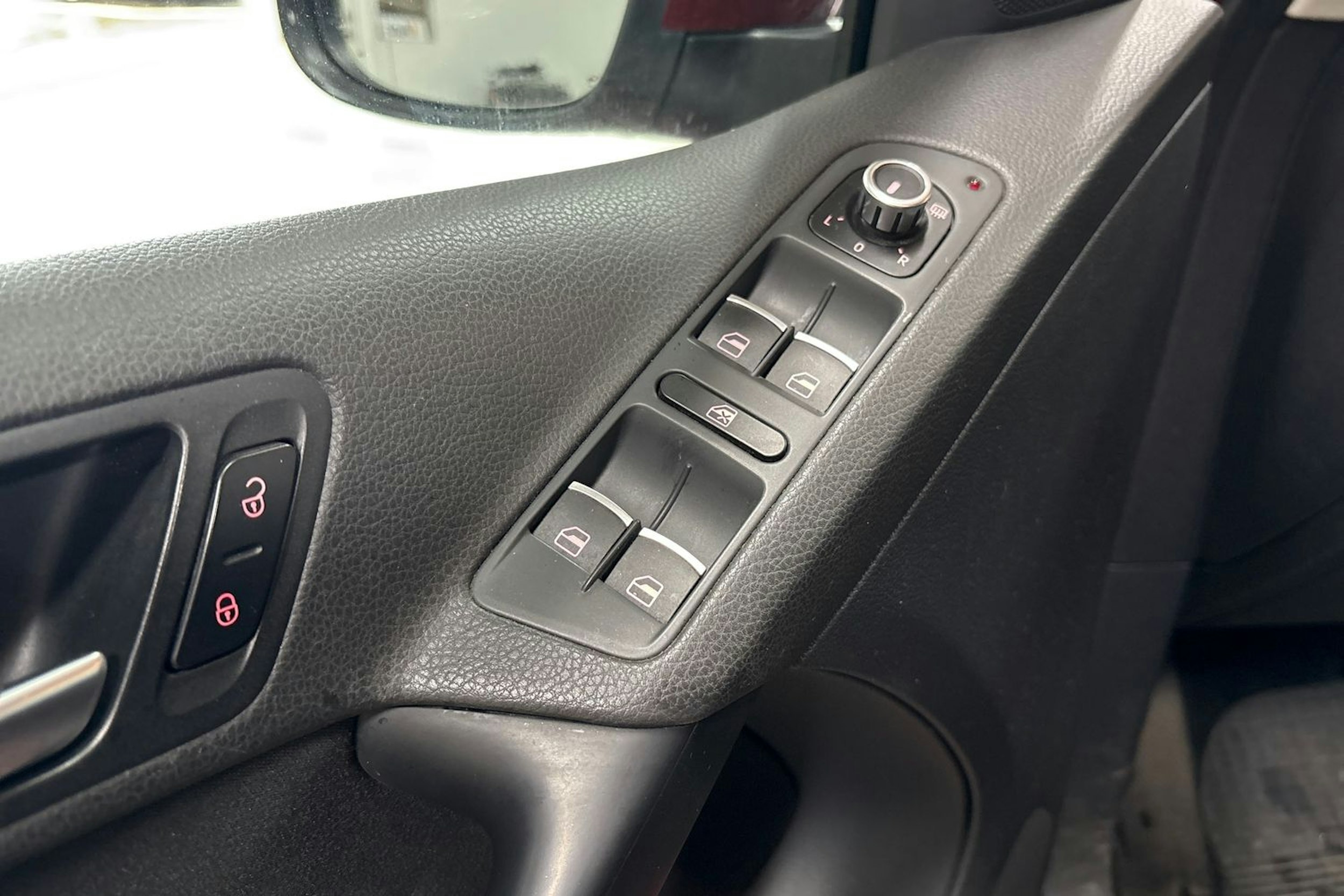 punainen Volkswagen Tiguan 2011 kuva 23.