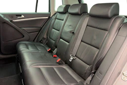 Harmaa Volkswagen Tiguan 2012 kuva 11.