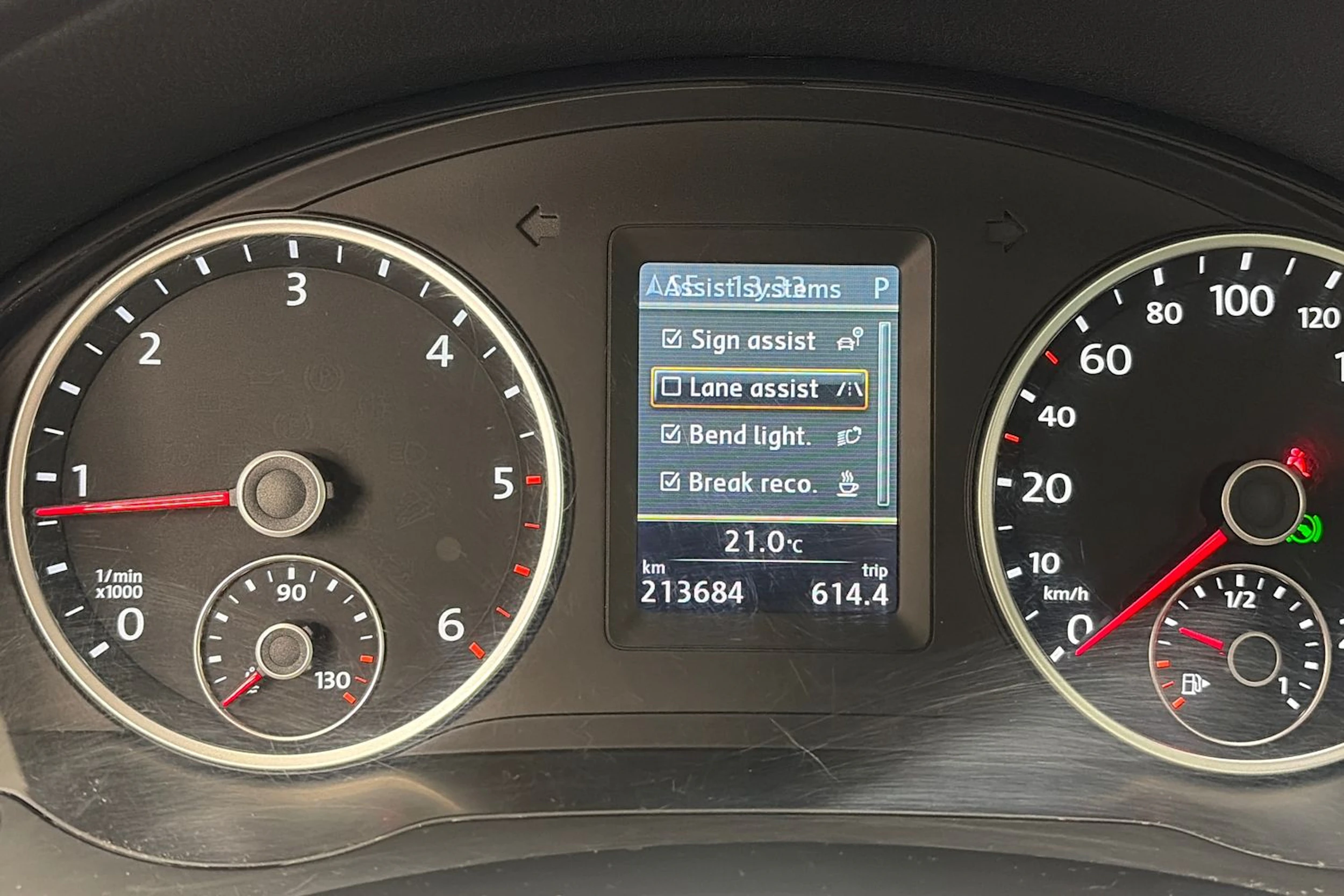 Harmaa Volkswagen Tiguan 2012 kuva 19.