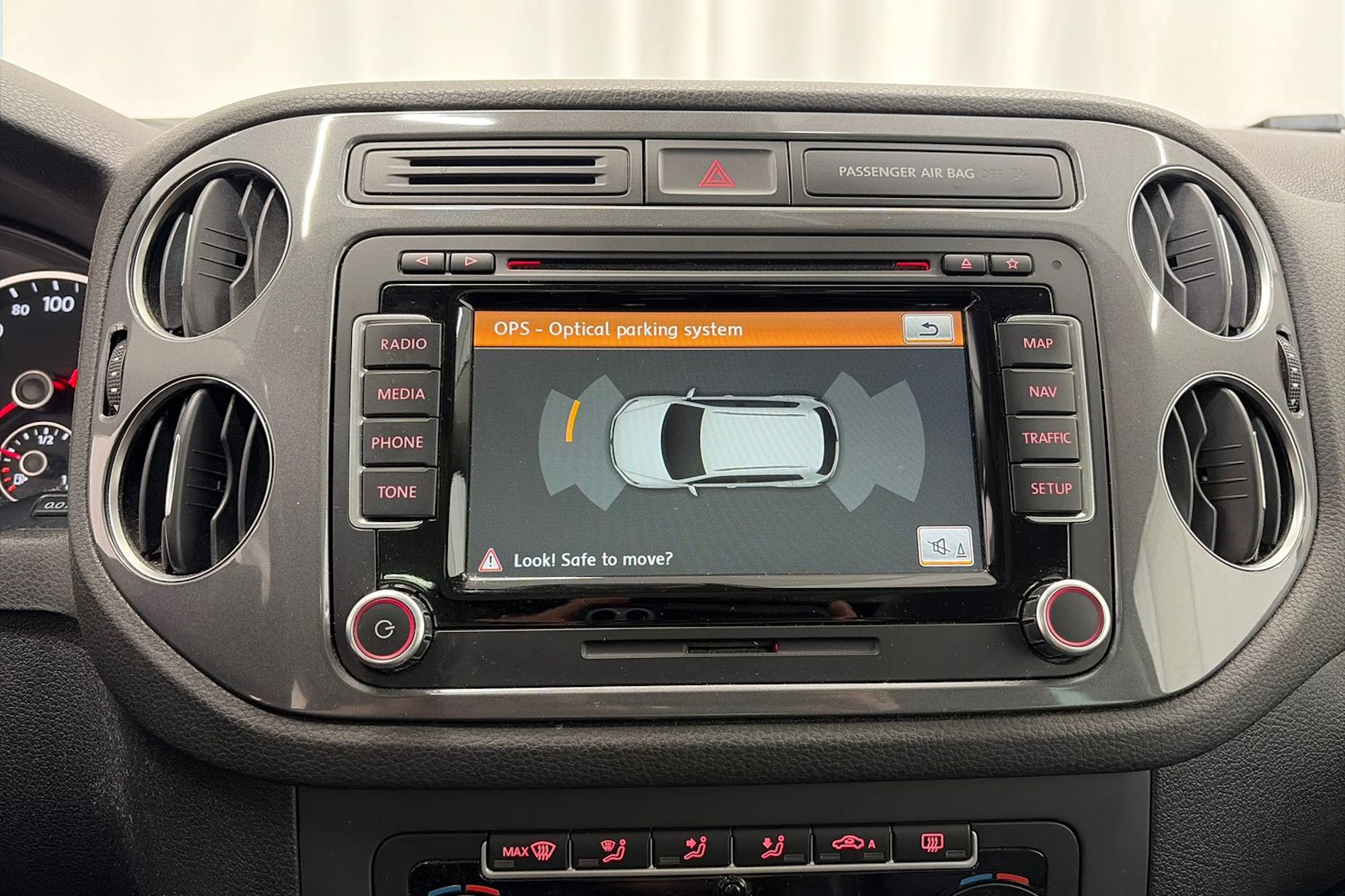 Harmaa Volkswagen Tiguan 2012 kuva 24.