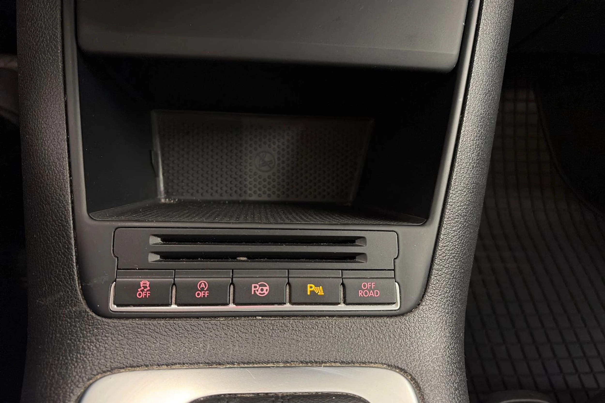 Harmaa Volkswagen Tiguan 2012 kuva 27.