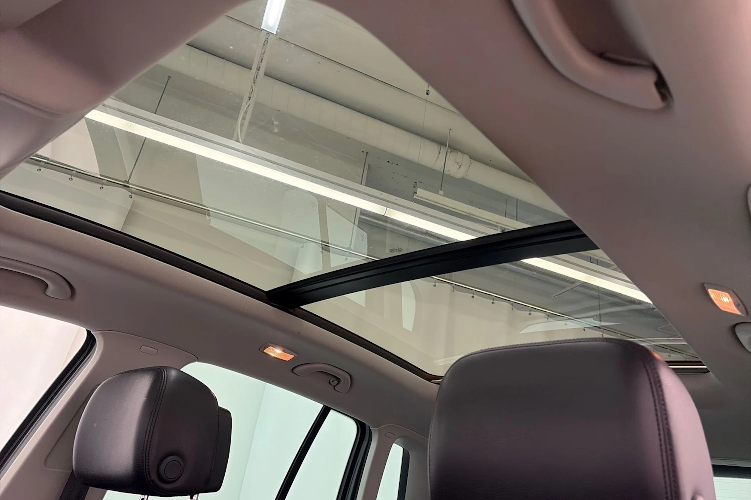 Harmaa Volkswagen Tiguan 2012 kuva 29.