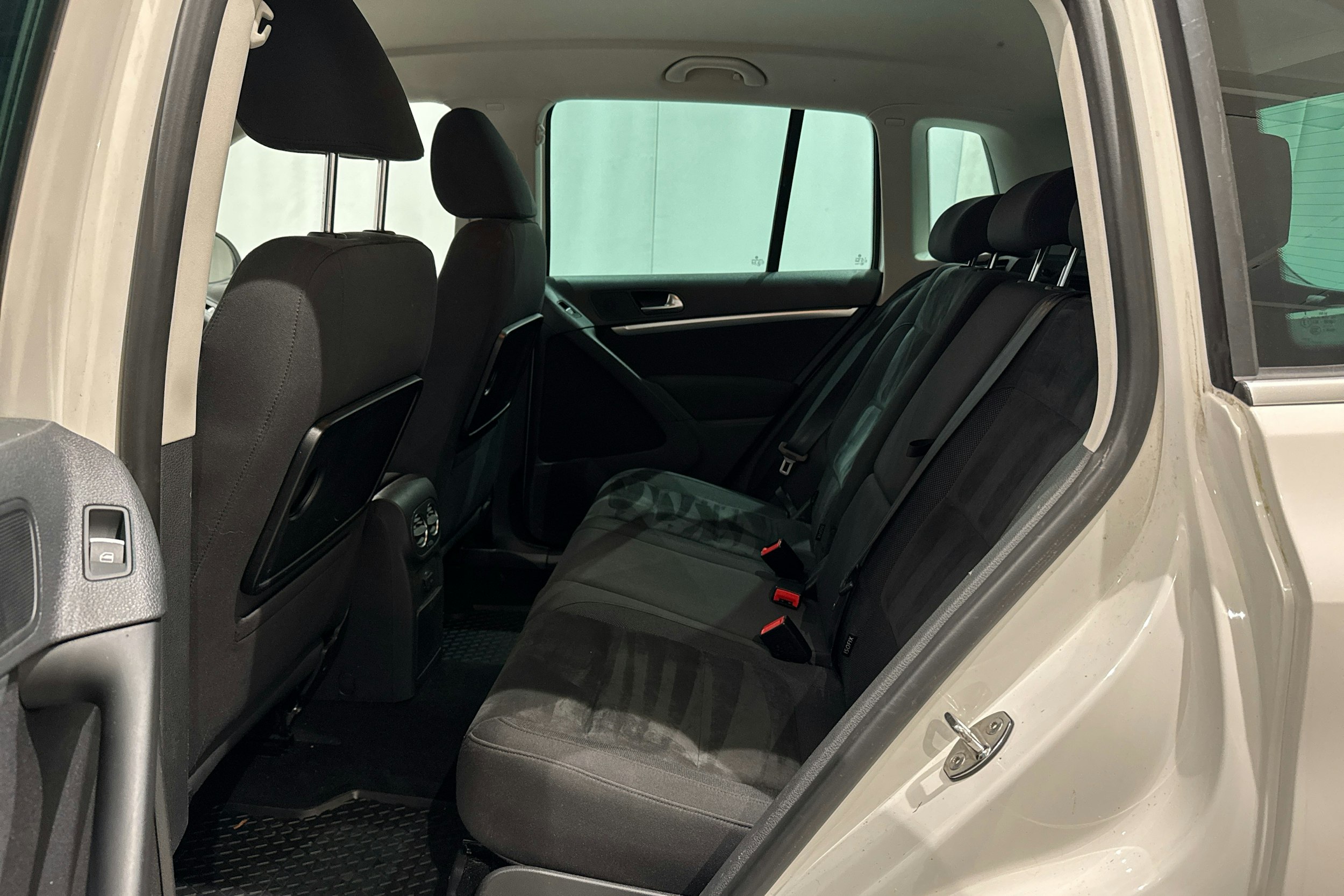 valkoinen Volkswagen Tiguan 2012 kuva 8.