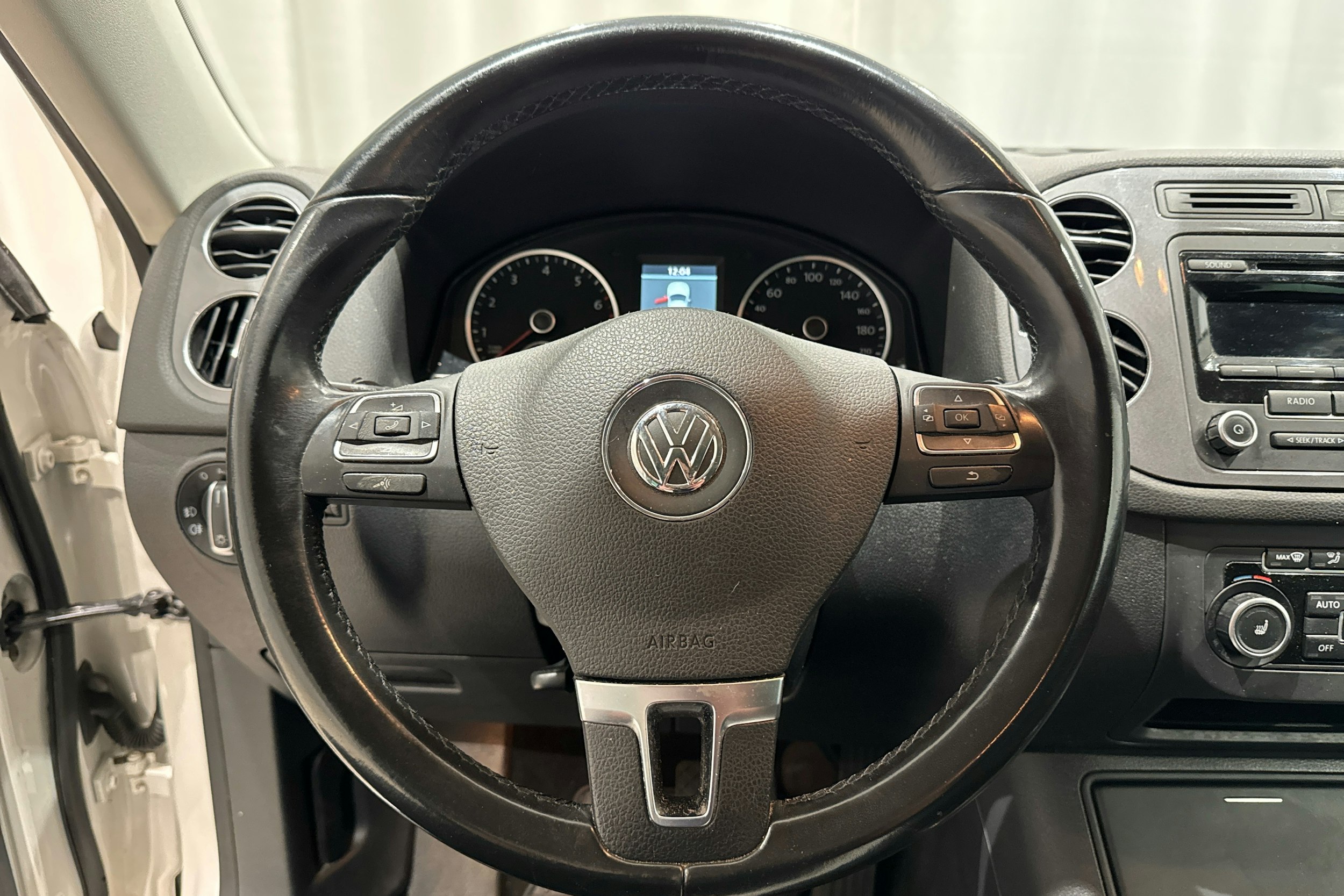 valkoinen Volkswagen Tiguan 2012 kuva 12.