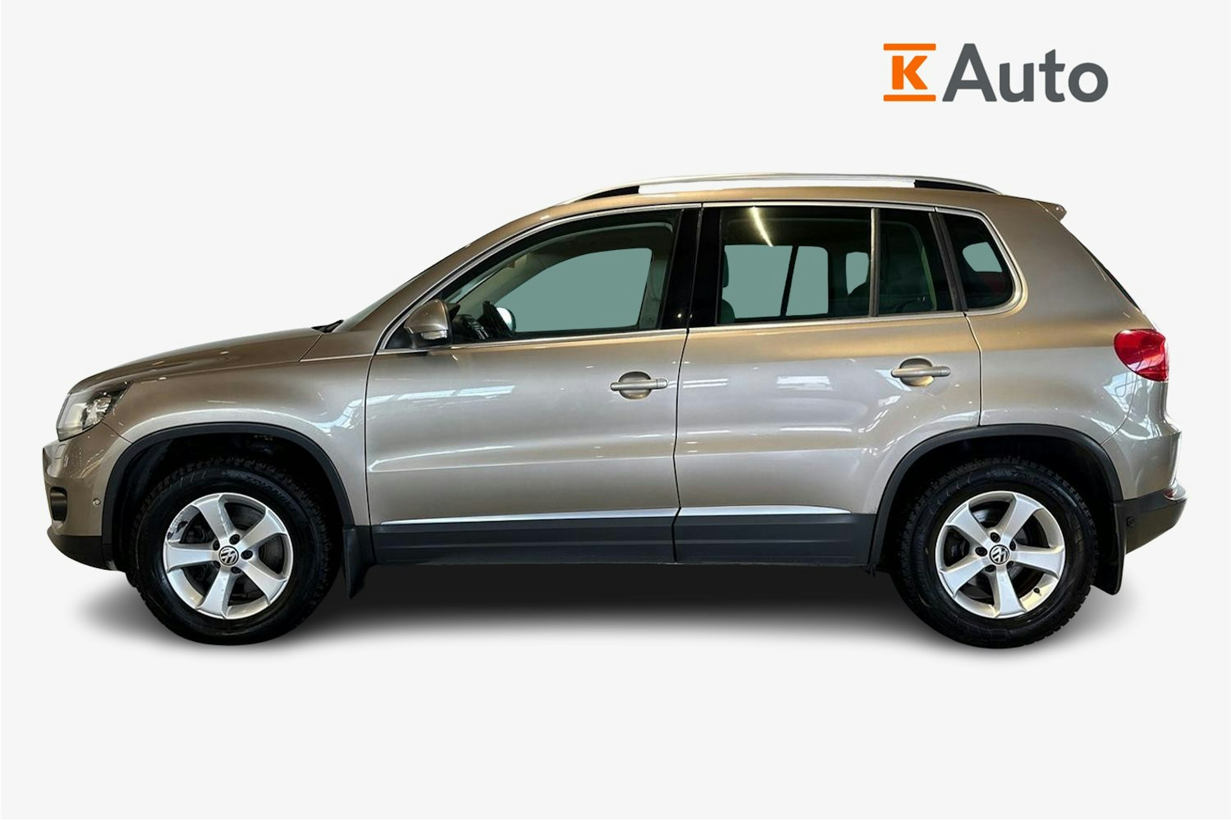 Ruskea (beige) Volkswagen Tiguan 2012 kuva 6.