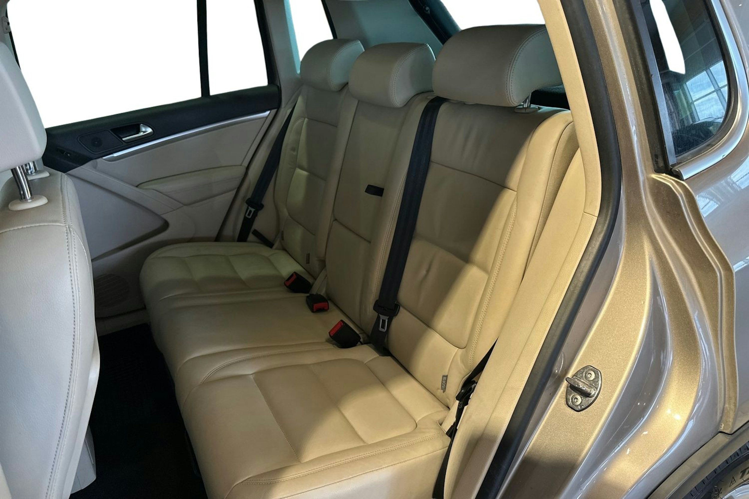 Ruskea (beige) Volkswagen Tiguan 2012 kuva 10.