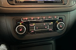 ruskea (beige) Volkswagen Tiguan 2012 kuva 19.