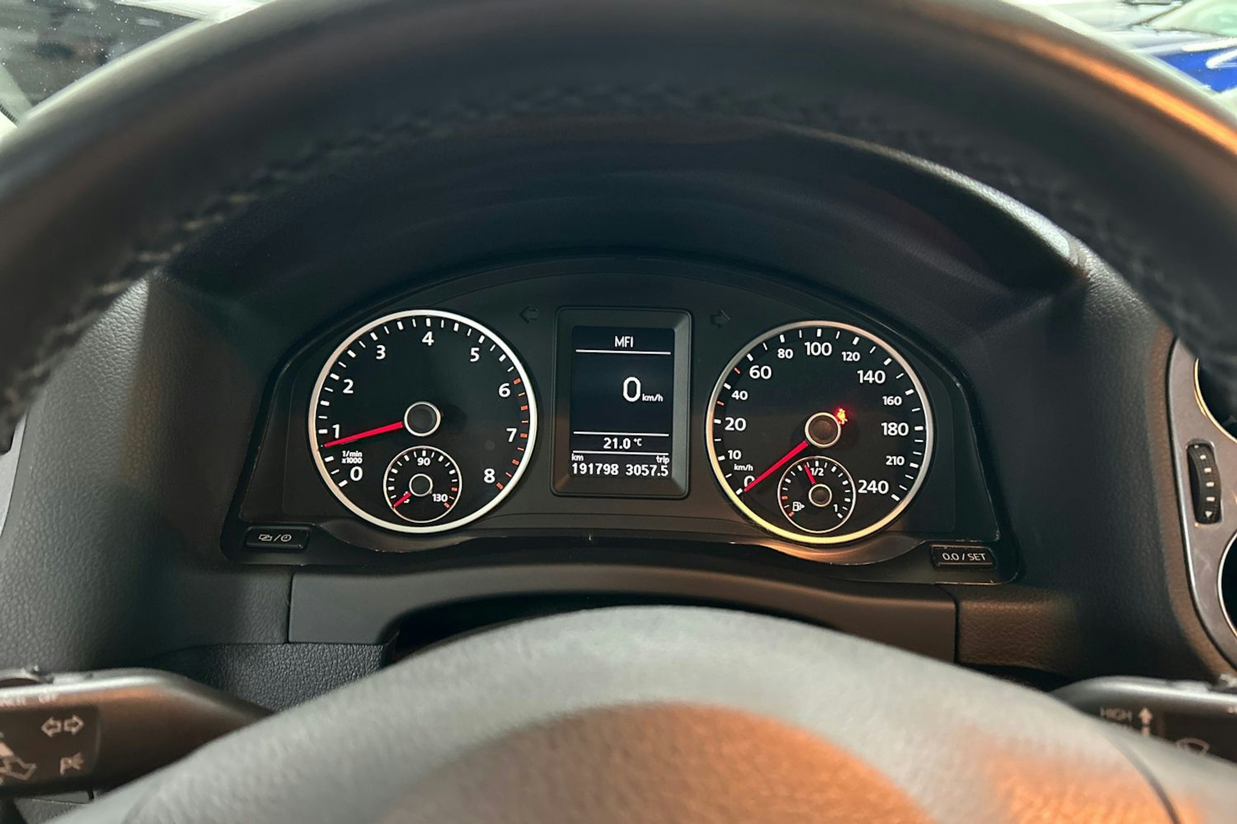ruskea (beige) Volkswagen Tiguan 2012 kuva 21.