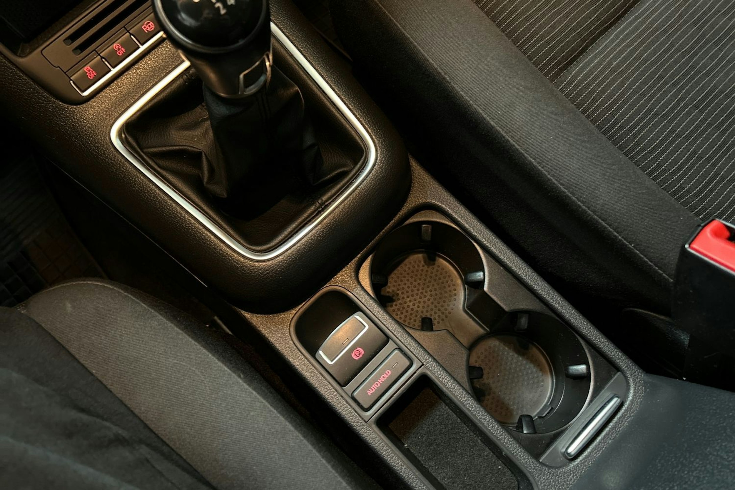 ruskea (beige) Volkswagen Tiguan 2012 kuva 22.