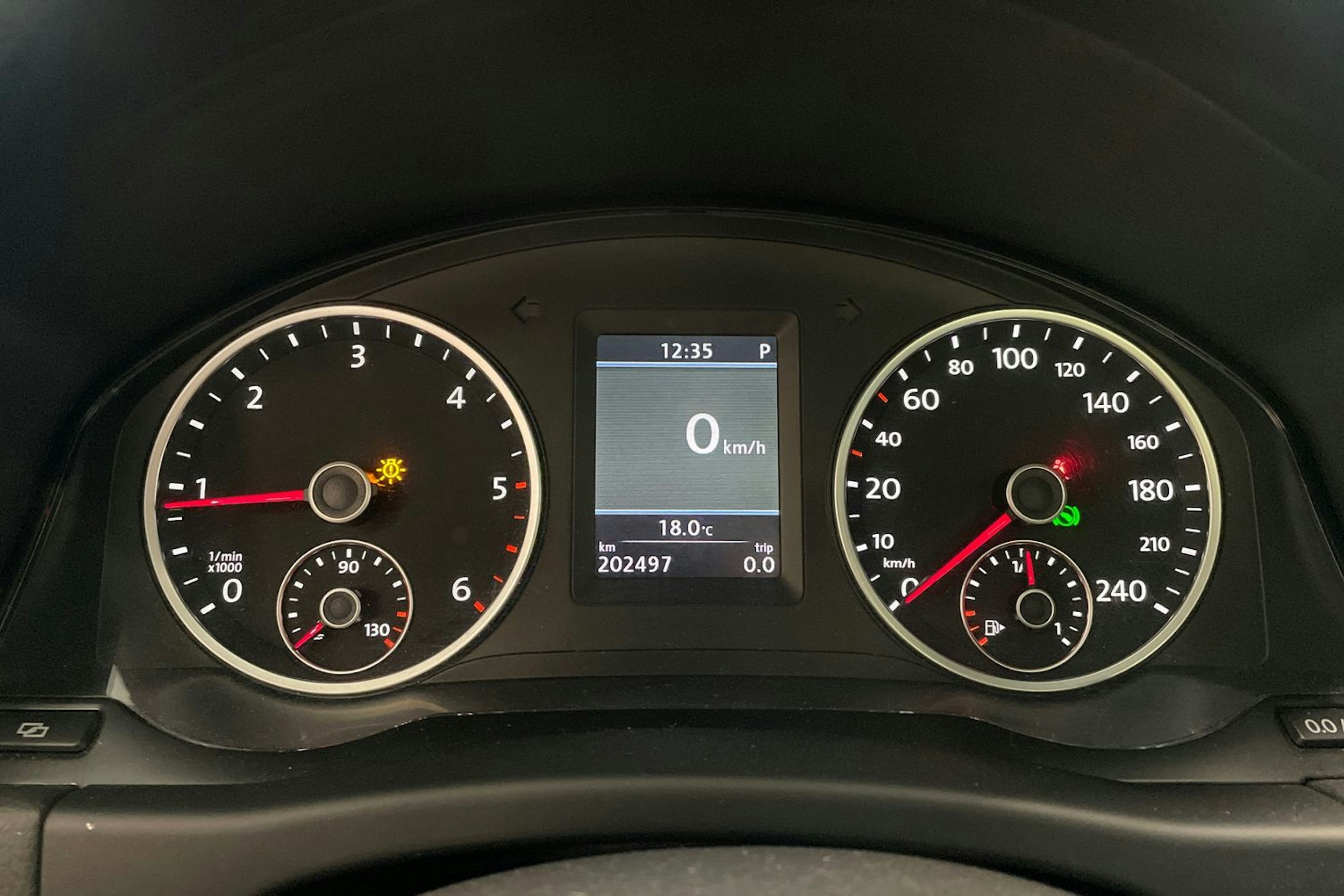 Valkoinen Volkswagen Tiguan 2012 kuva 18.