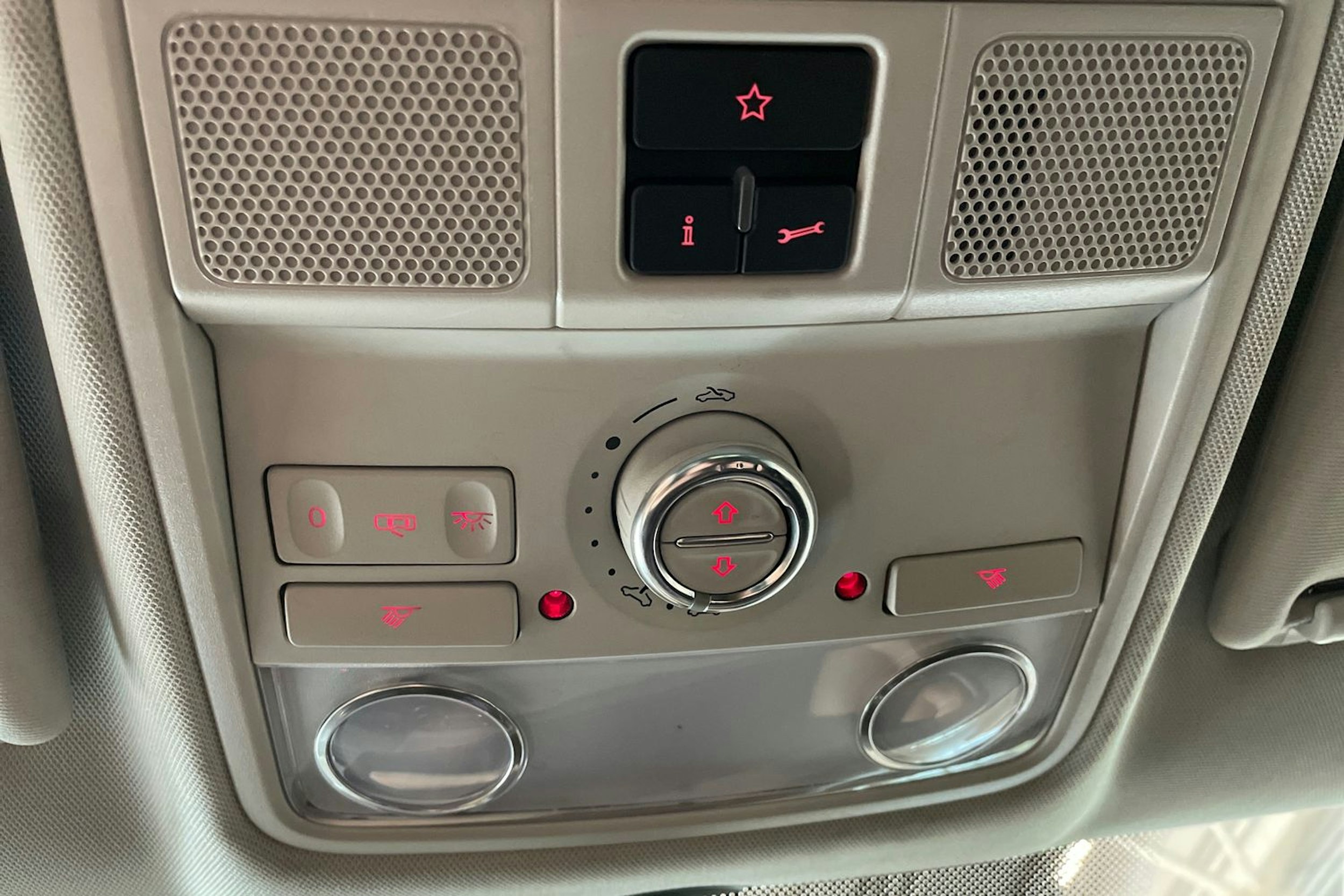 Valkoinen Volkswagen Tiguan 2012 kuva 26.