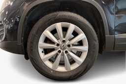 Musta Volkswagen Tiguan 2012 kuva 11.