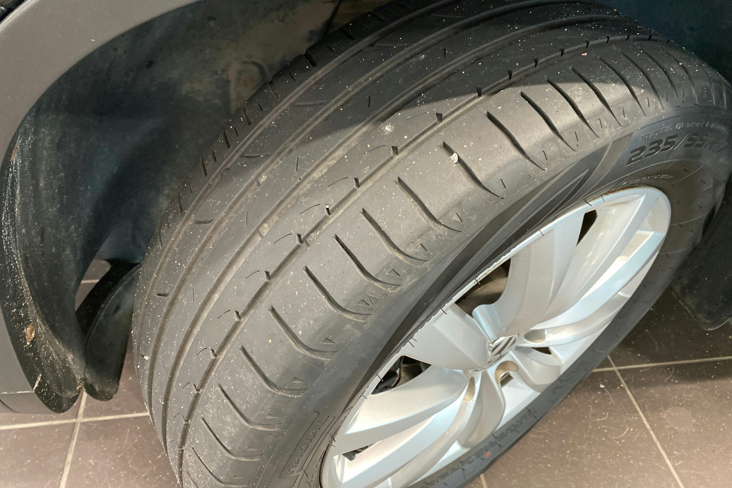 Musta Volkswagen Tiguan 2012 kuva 13.