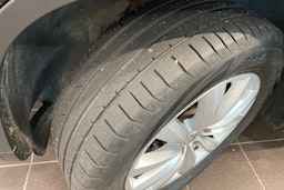 Musta Volkswagen Tiguan 2012 kuva 13.