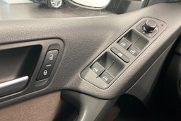 Musta Volkswagen Tiguan 2012 kuva 17.