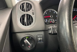 Musta Volkswagen Tiguan 2012 kuva 18.