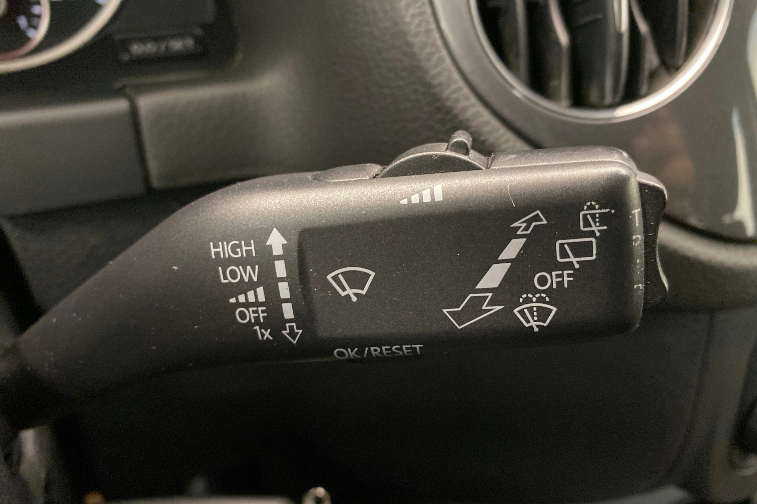 Musta Volkswagen Tiguan 2012 kuva 20.
