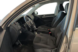 ruskea (beige) Volkswagen Tiguan 2012 kuva 8.