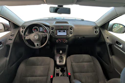 ruskea (beige) Volkswagen Tiguan 2012 kuva 9.