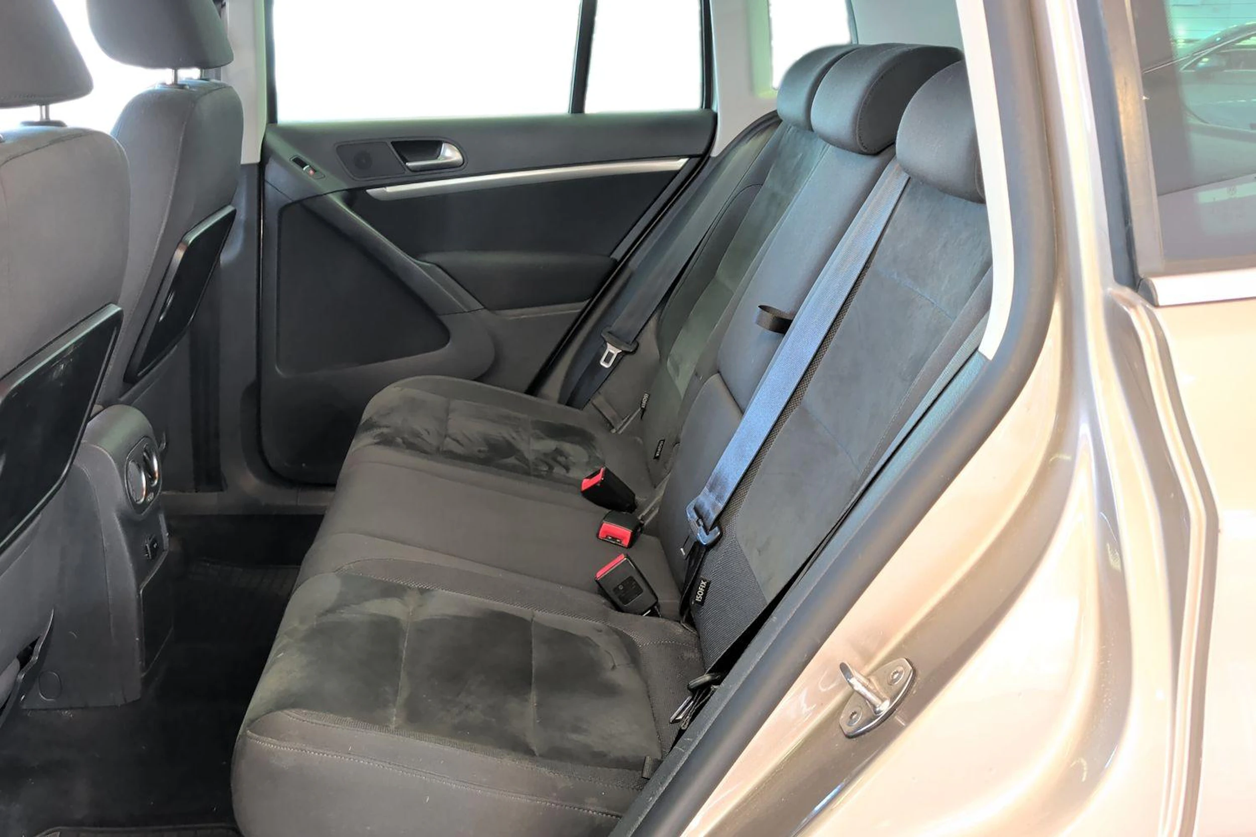 ruskea (beige) Volkswagen Tiguan 2012 kuva 11.