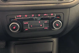 ruskea (beige) Volkswagen Tiguan 2012 kuva 18.