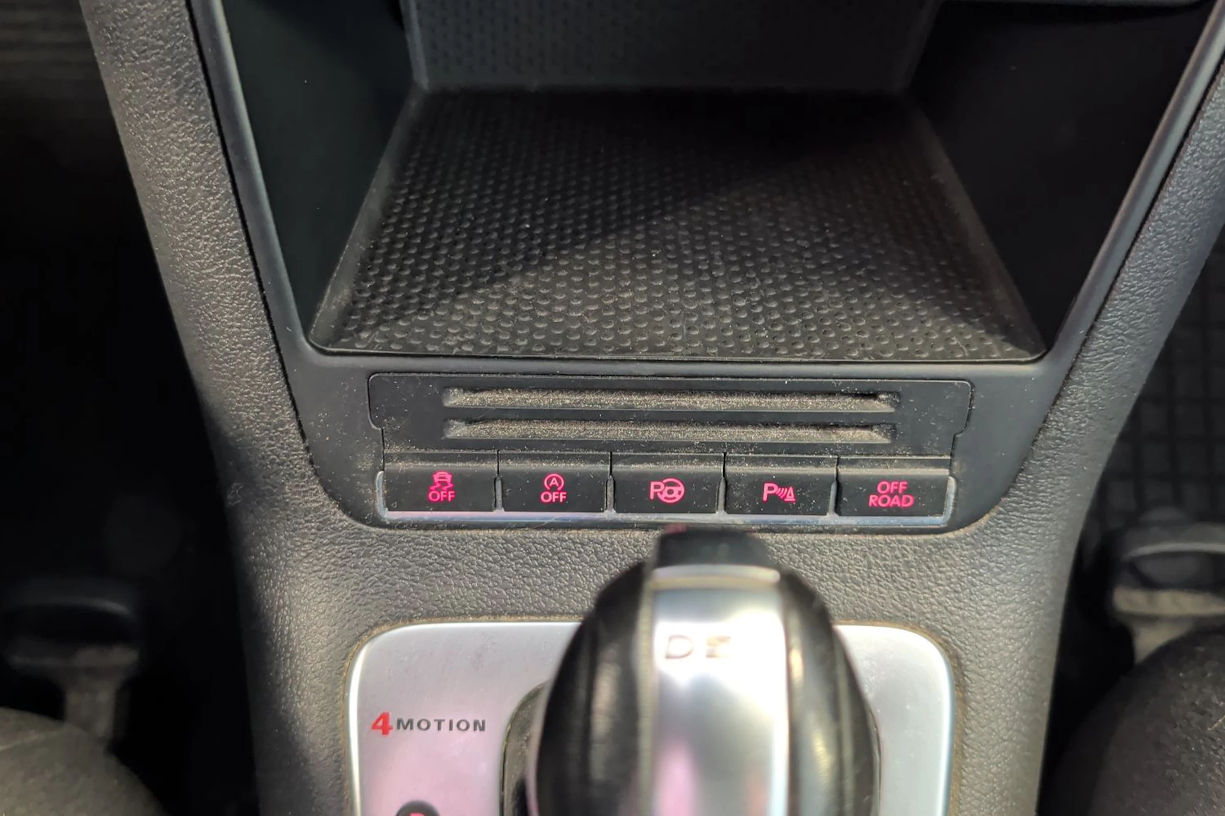 ruskea (beige) Volkswagen Tiguan 2012 kuva 19.