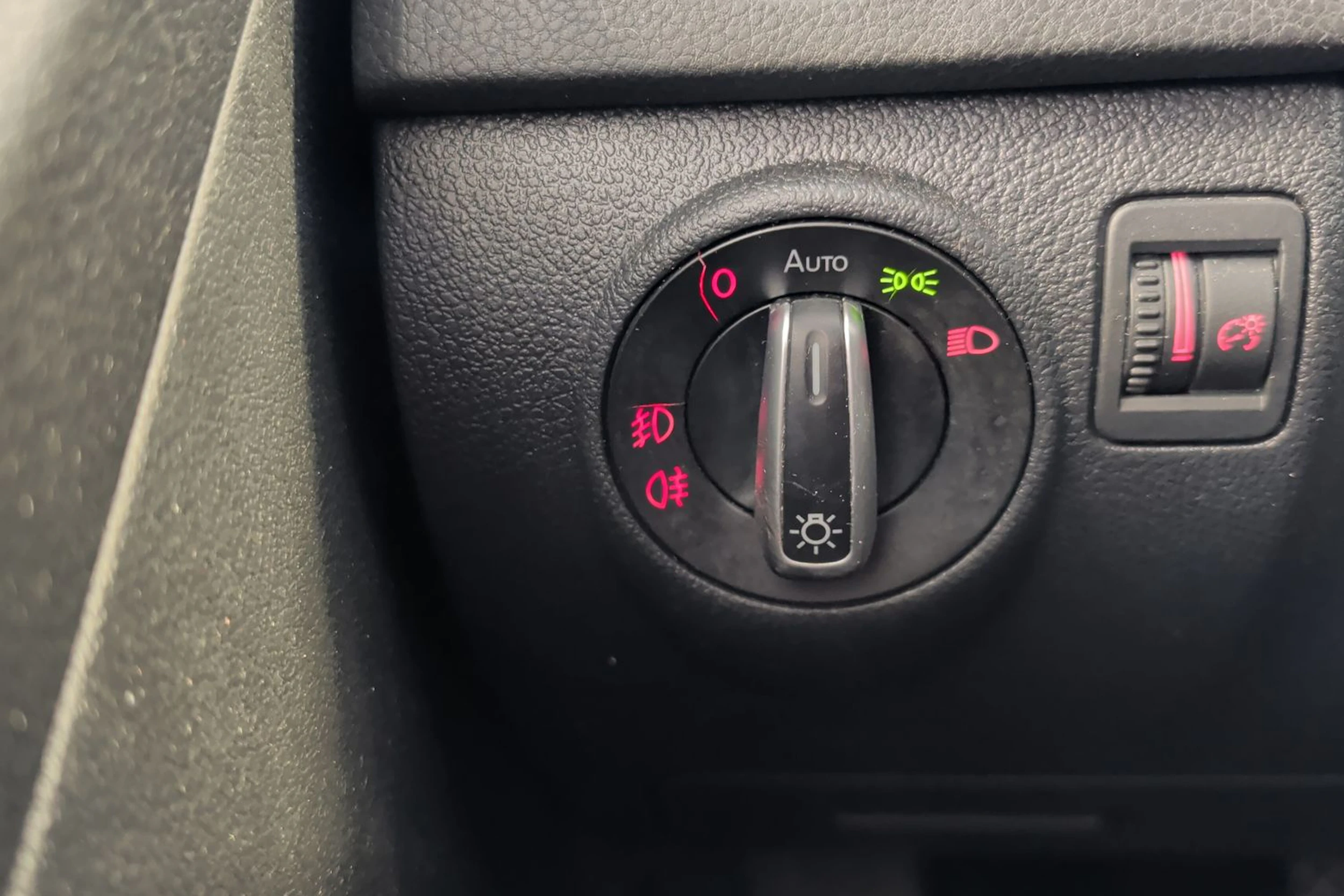 ruskea (beige) Volkswagen Tiguan 2012 kuva 21.