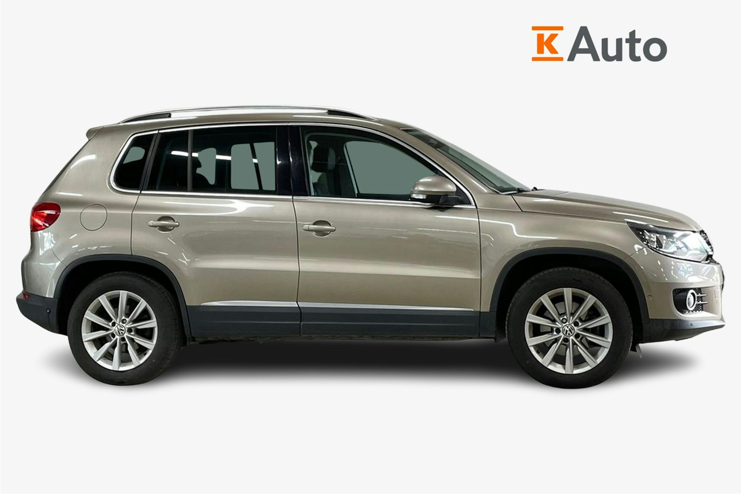 Ruskea (beige) Volkswagen Tiguan 2012 kuva 6.