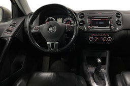 Ruskea (beige) Volkswagen Tiguan 2012 kuva 9.