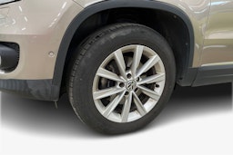 Ruskea (beige) Volkswagen Tiguan 2012 kuva 11.