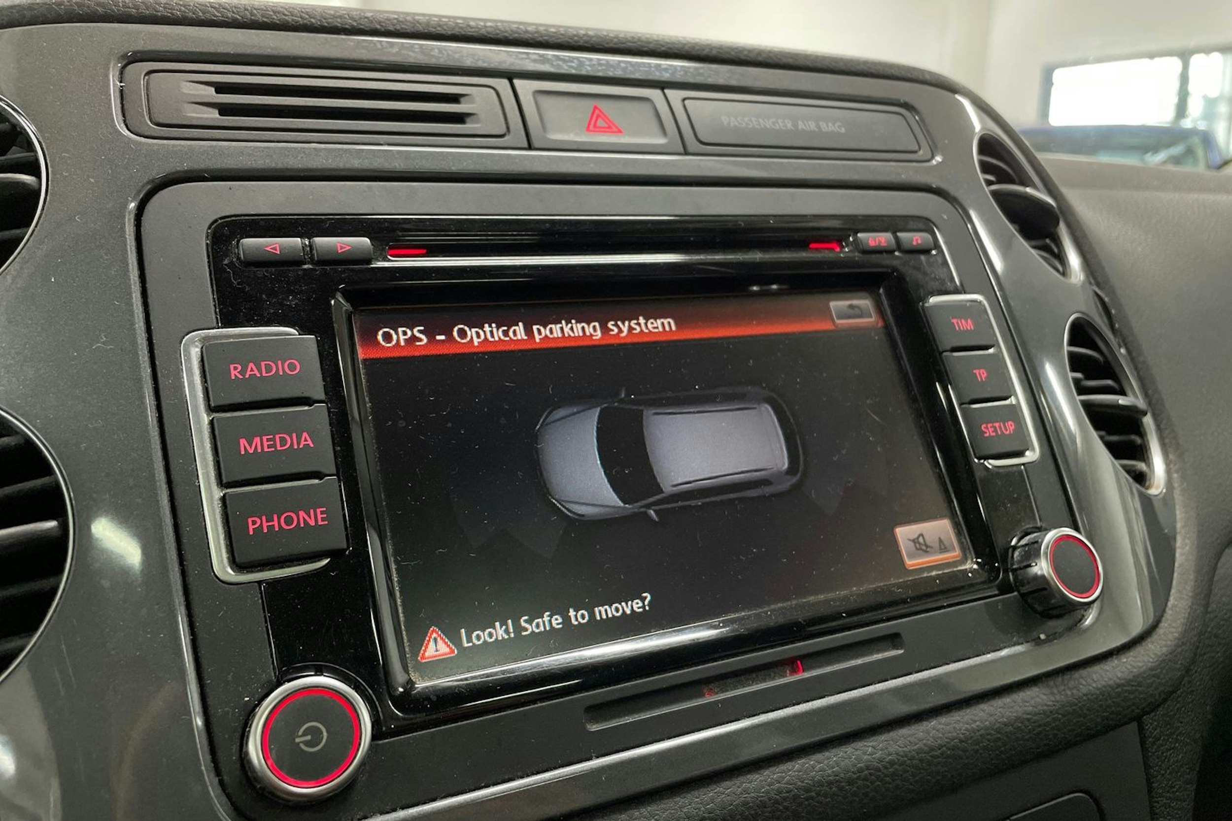 Ruskea (beige) Volkswagen Tiguan 2012 kuva 19.