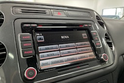 Ruskea (beige) Volkswagen Tiguan 2012 kuva 20.