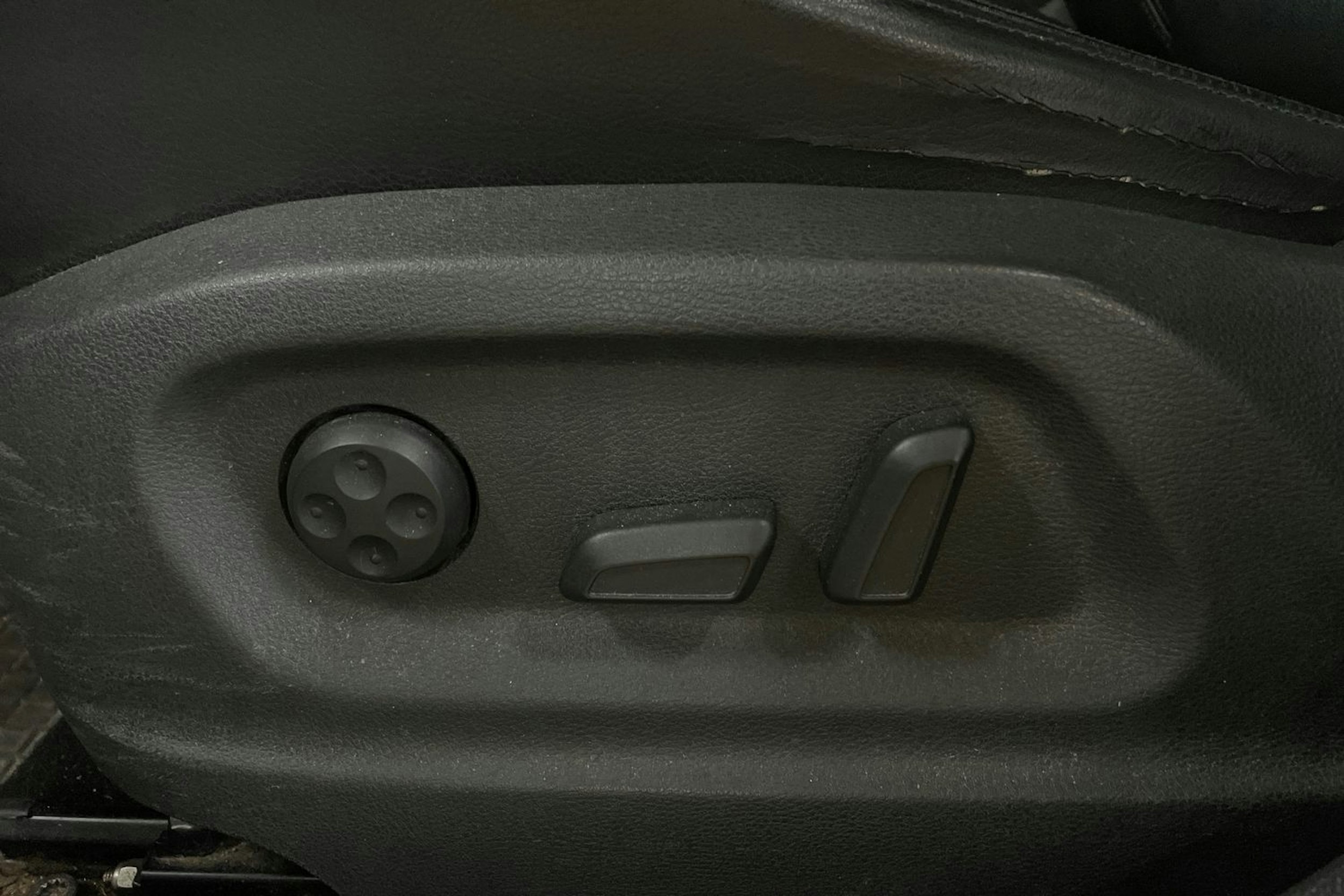 Ruskea (beige) Volkswagen Tiguan 2012 kuva 26.