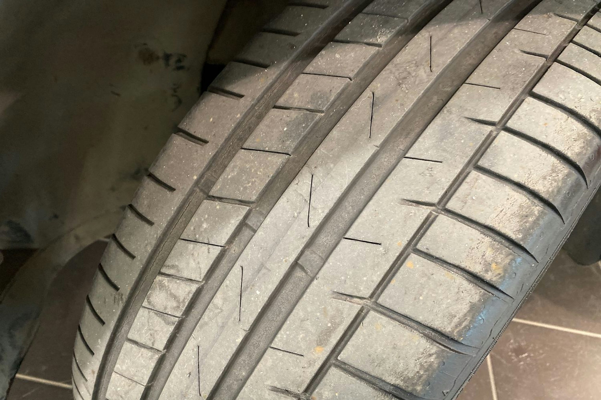 punainen Volkswagen Tiguan 2012 kuva 14.