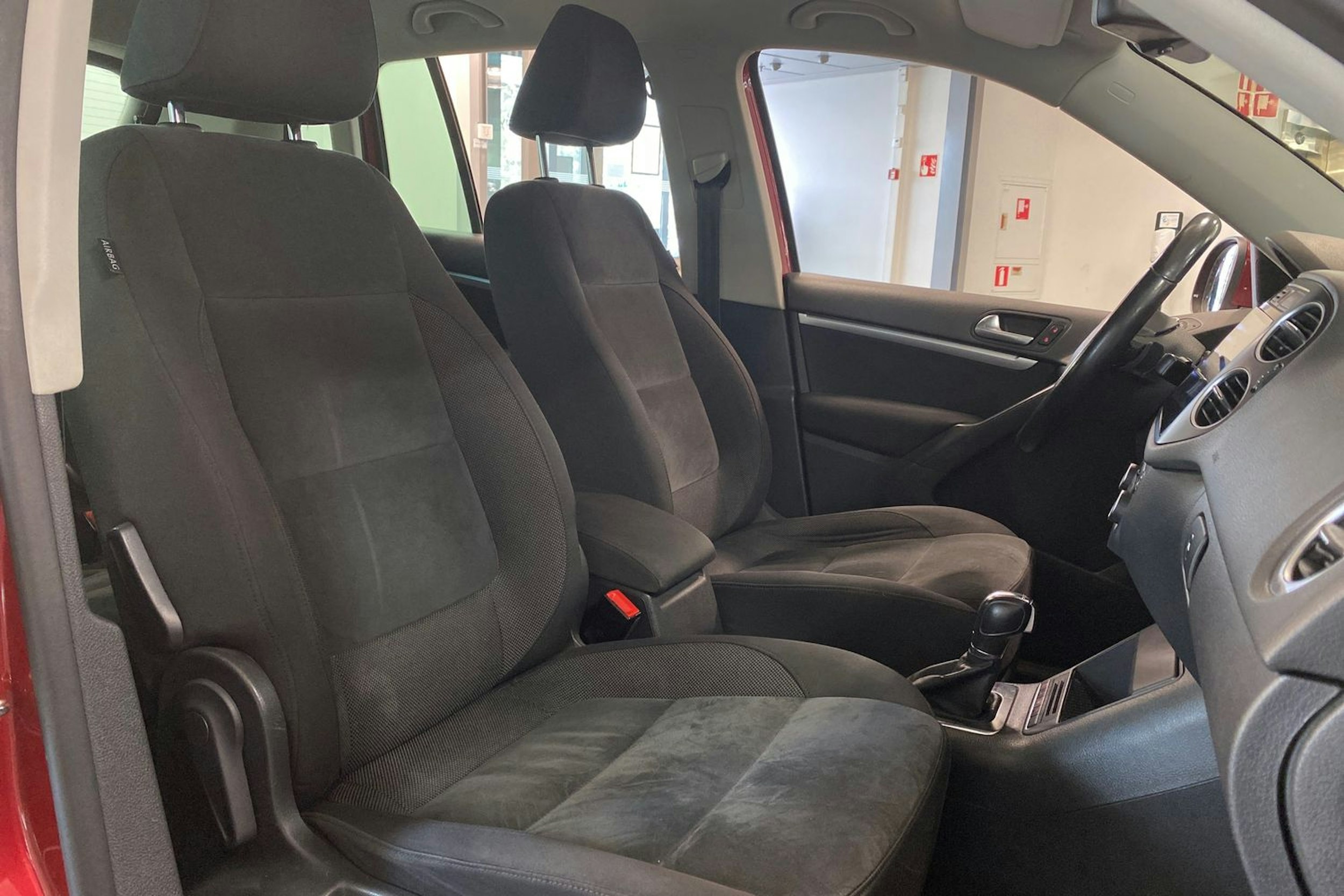 punainen Volkswagen Tiguan 2012 kuva 20.