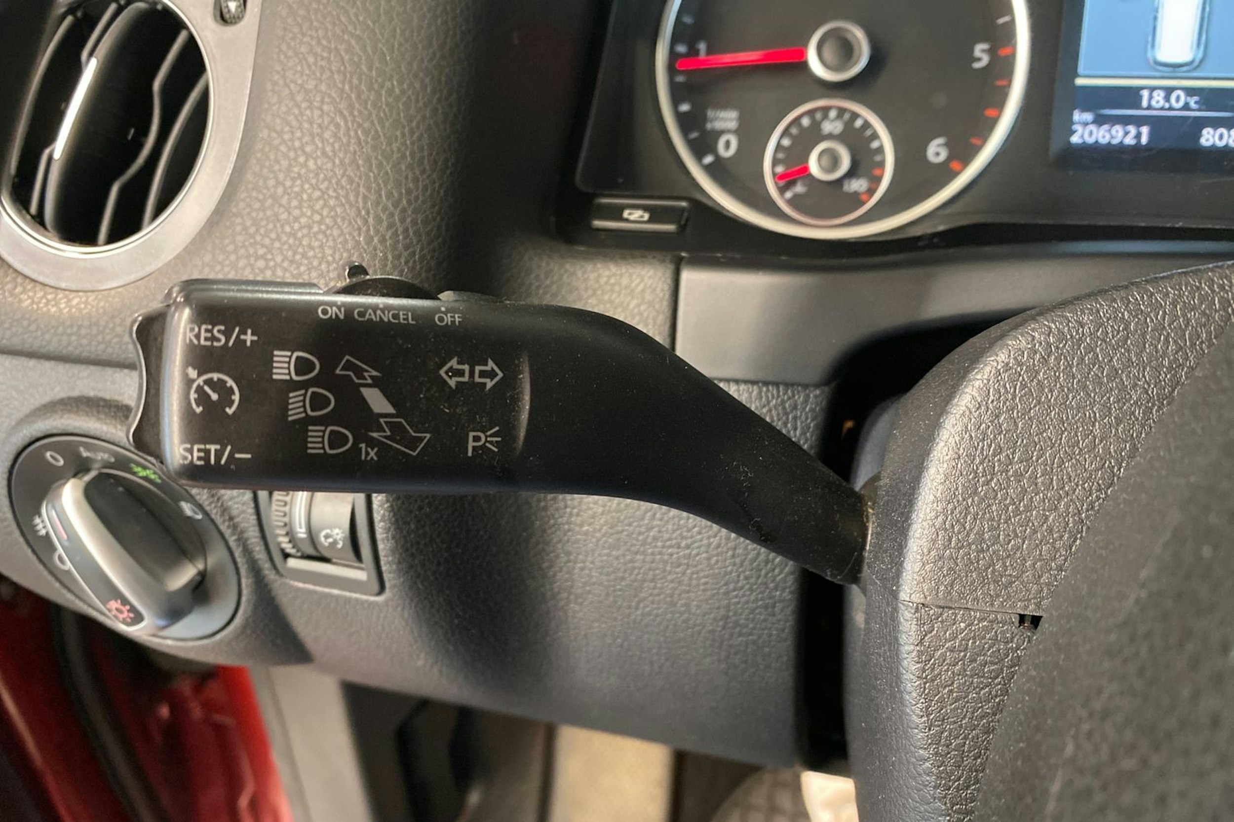 punainen Volkswagen Tiguan 2012 kuva 24.